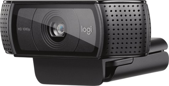 Webcam Logitech C920 noire avec HD 1080p au premier plan.
