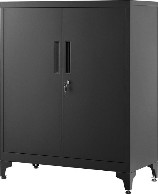 Een zwarte metalen kast met twee deuren, elk met een handvat en een sleutelgat.