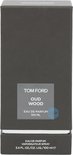 Grijze, gestructureerde doos voor Tom Ford Oud Wood Eau de Parfum 100 ml.