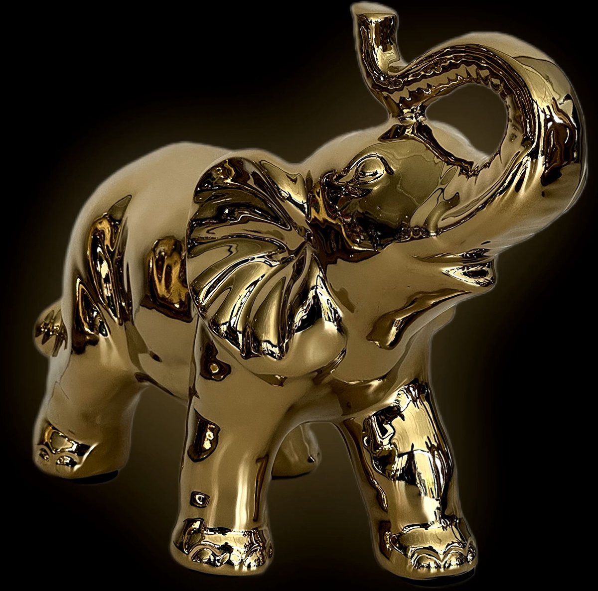 Ceramic elephant gold finish - olifant - goud - decoratie - interieur - voor binnen - modern - geschenk - cadeau - Valentijn - Nieuwjaar - Kerst - verjaardag