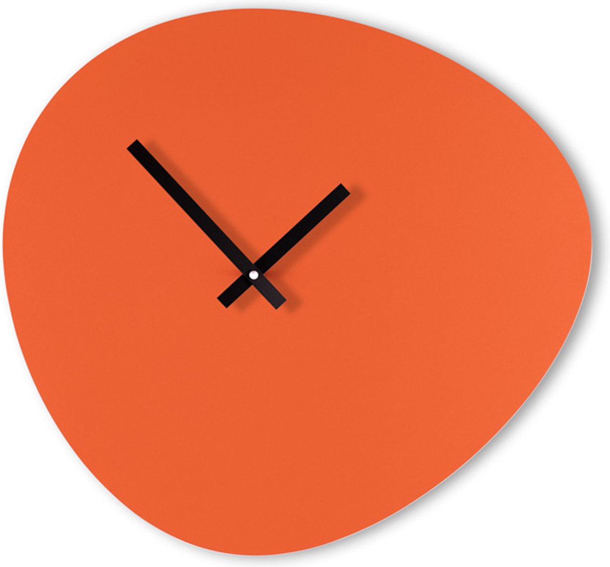 KLOQ - Pebble Wandklok - Batterijen Inbegrepen - Wanddecoratie - Quartz Beweging - Niet-Tikkend Batterij Aangedreven - Roestig Rood en Diep Zwart - 40 cm x 2,5 cm x 37 cm - 1,2 kg