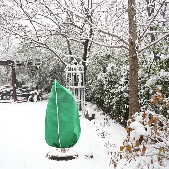Vorstbescherming met trekkoord en rits voor de tuin on