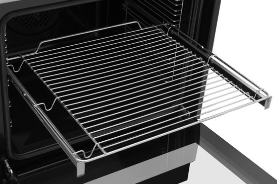 Uittrekbaar ovenrek met metalen spijlen, gedeeltelijk in de oven.