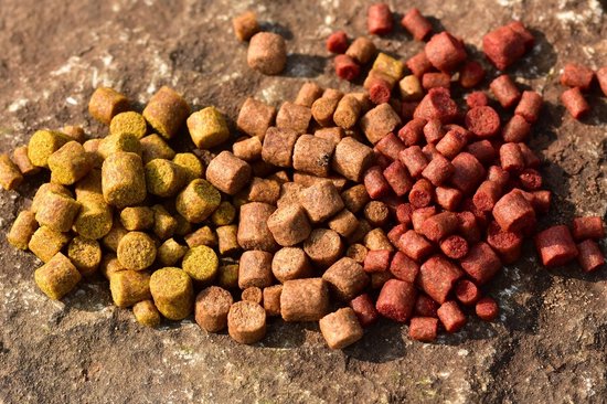 Dynamite Baits Big Fish River Pellets | Meat-furter | 1.8kg — afbeelding 3