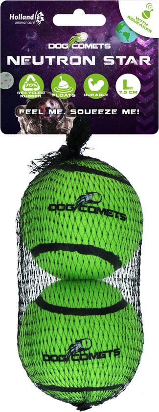 Net met 2 grote, felgroene tennisballen met zwarte strepen en het Dog Comets logo. Verpakking met tekst 'Neutron Star' en 'Feel me, squeeze me!'.