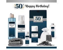 Geschenkset “50 Jaar Happy Birthday!” - 7 producten - 850 gram | Giftset voor hem - Luxe wellness cadeaubox - Cadeau man verjaardag - Vijftig jaar - Gefeliciteerd - Gift Fifty year old Party - Cadeaupakket Deluxe - Vriend - Verjaardagscadeau - Blauw