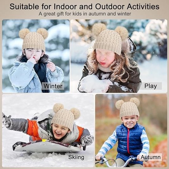 Kinderen spelen in de sneeuw, skiën en fietsen met de crèmekleurige gebreide muts met pompons.
