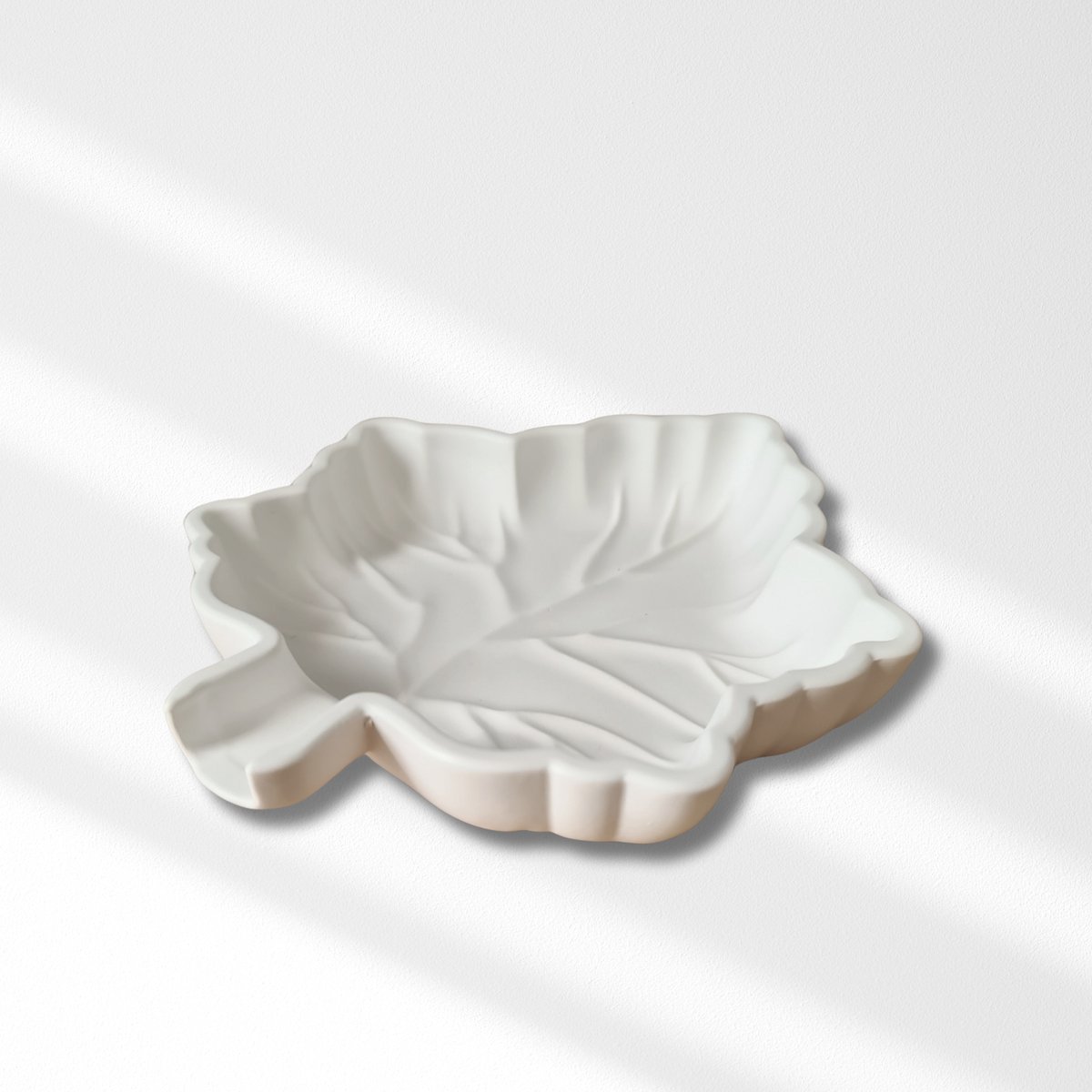Decoratie schaaltje bladvorm, wit sieraden schaaltje, bakje voor kleine accessoires