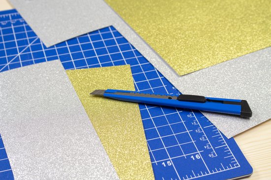 Couteau de coupe Westcott Office 9 mm avec support en métal