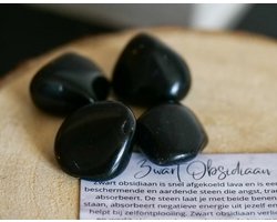 Zwart Obsidiaan gepolijste steen - edelstenen - Perfect cadeau voor vrouwen - Inclusief uitleg - Spiritueel - Black Obsydian - Bescherming - Aarden - Zelfontplooiing - Trauma's - 100% NATUURLIJK