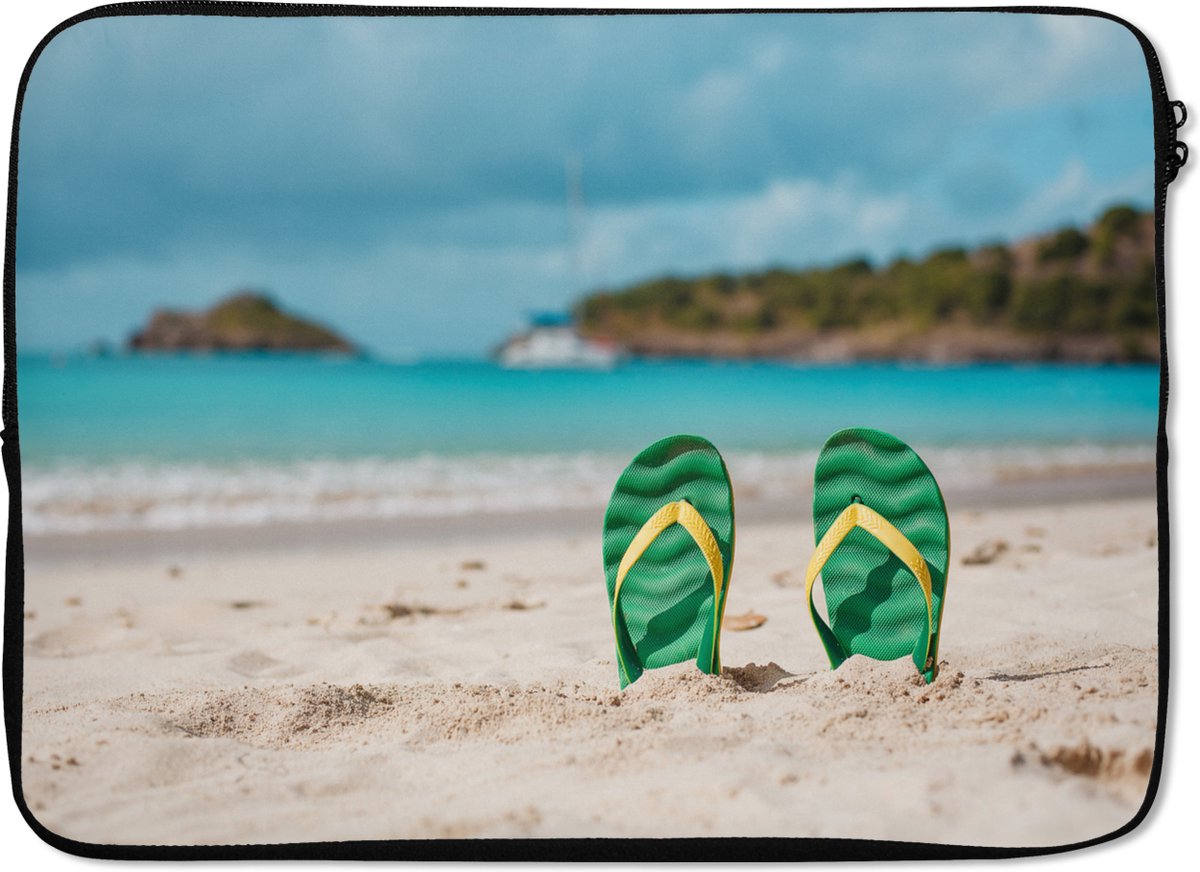 Laptophoes 14 inch - Strand - Slippers - Groen - Laptop sleeve - Binnenmaat 33x23 cm - Zwarte achterkant