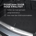 Tapis de coffre noir avec le texte 'Durable grâce à une haute qualité', 'Parfaitement sur mesure', 'Longue durée de vie' et 'Pour plus de 3 000 modèles de voitures'.