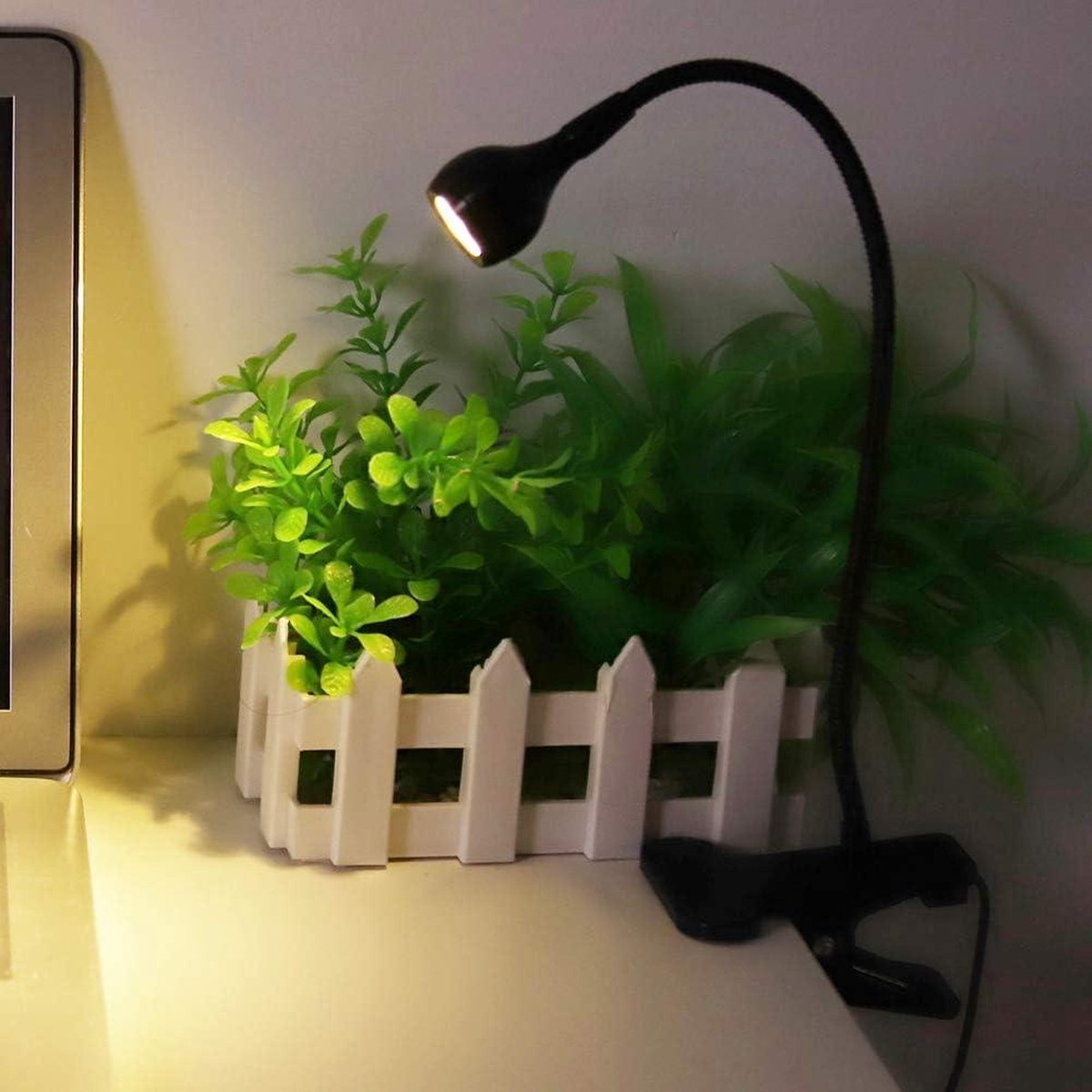 Leeslampje Clip on USB 2 kleurenmodi LED 360 ° flexibele zwanenhals boeklicht-oogbescherming-Verstelbare opvouwbare draagbare tafellamp voor slaapkamer studeerkamer kantoor make-up-Zwart Warm — cadeau in Gadgets - foto 4