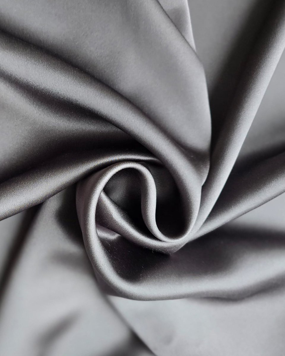MERRENCI by MARIAM® Premium Silk Pillowcase | kleur: Donkergrijst | Zijden kussensloop | 100% Mulberry Zijde | 22 Momme | Klasse 6A | Huid - en Haarverzorging | De beste kussensloop