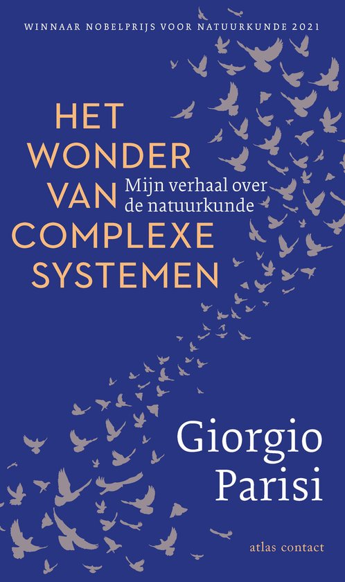 Boekomslag 'Het wonder van complexe systemen' van Giorgio Parisi, met vogels tegen een blauwe achtergrond.