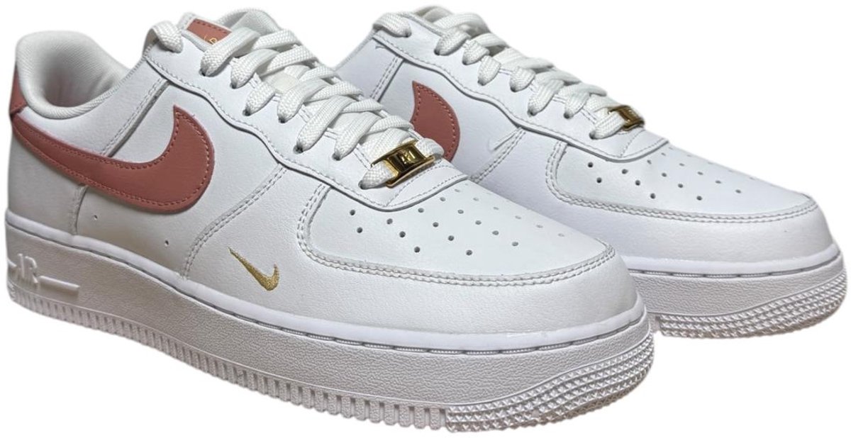 Nike AIR FORCE 1 '07 Essential sneakers wit oudroze
