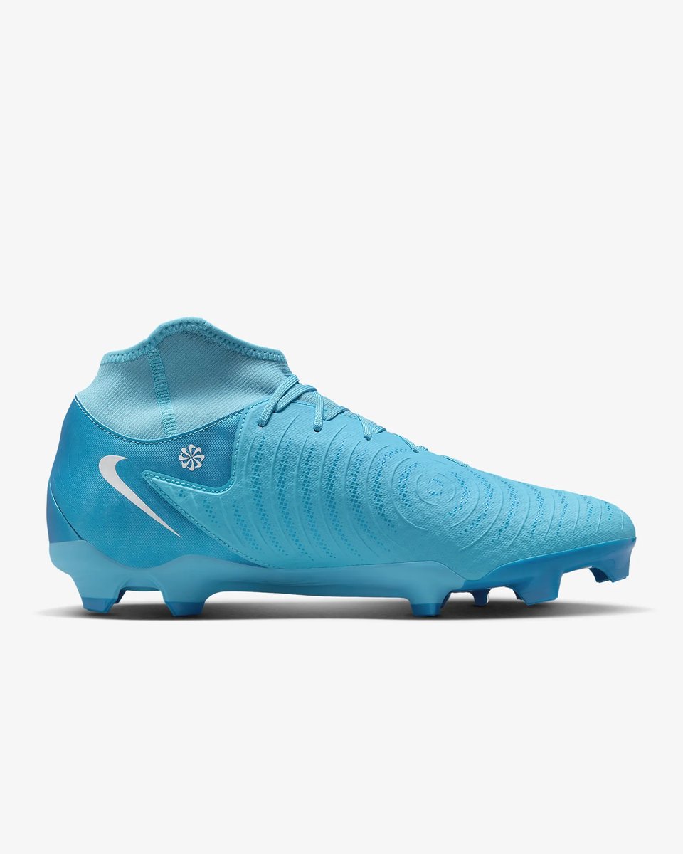 Nike Phantom Luna 2 Academy voetbalschoenen in blauw, maat EU 40, met een gestroomlijnd ontwerp en grip voor optimale pres...