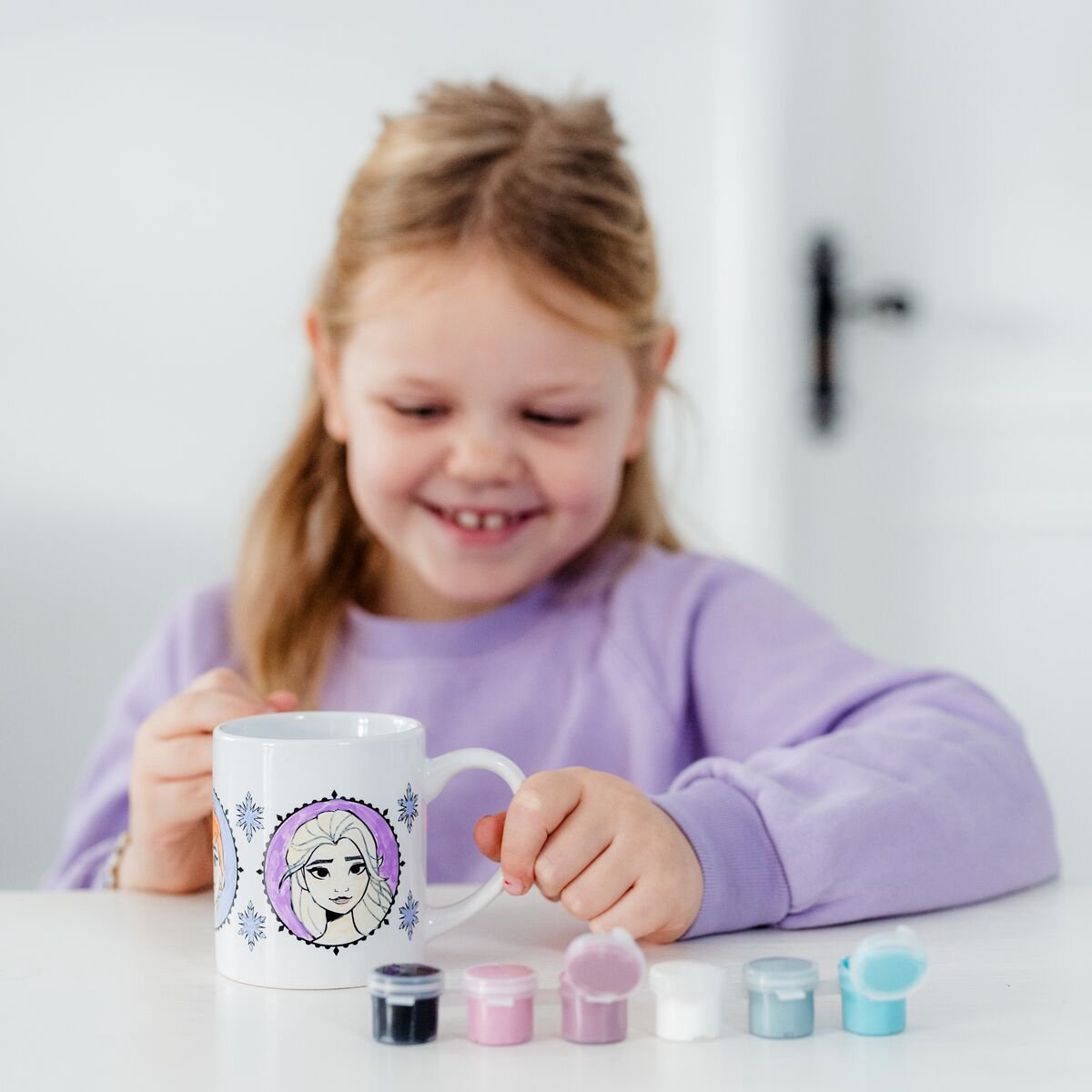 Disney Frozen mok beschilderen inkleur beker Totum speelgoed meisjes - wit keramiek incl. verfstrip en penseeltje - cadeautip knutselen — afbeelding 8