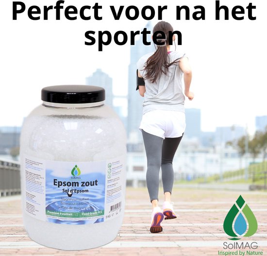 Een grote pot Epsom zout naast een vrouw die rent. Perfect na het sporten.