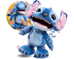 foto van Disney Stitch - Ultimate Stitch - Interactieve pluchen knuffel - Brabbelt zijn Stitch taal, danst, zingt en beweegt