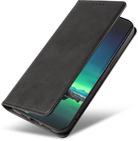 Gesloten zwart boekhoesje voor telefoon met magnetische sluiting, getoond met een schuine hoek.