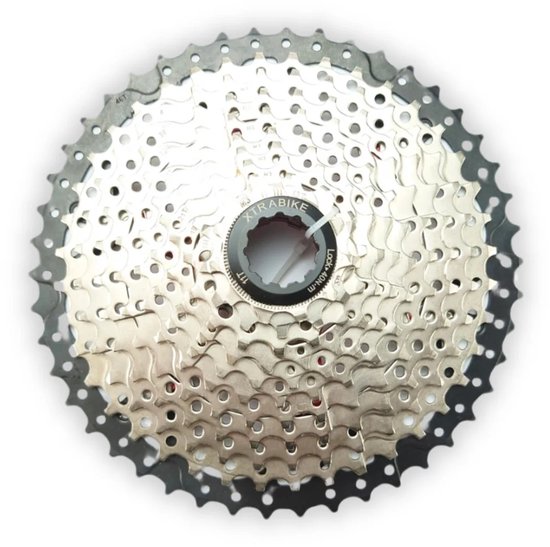 Xtrabike cassette, 11-speed, 11-46T, zilverkleurig, met tandwielen van verschillende groottes.