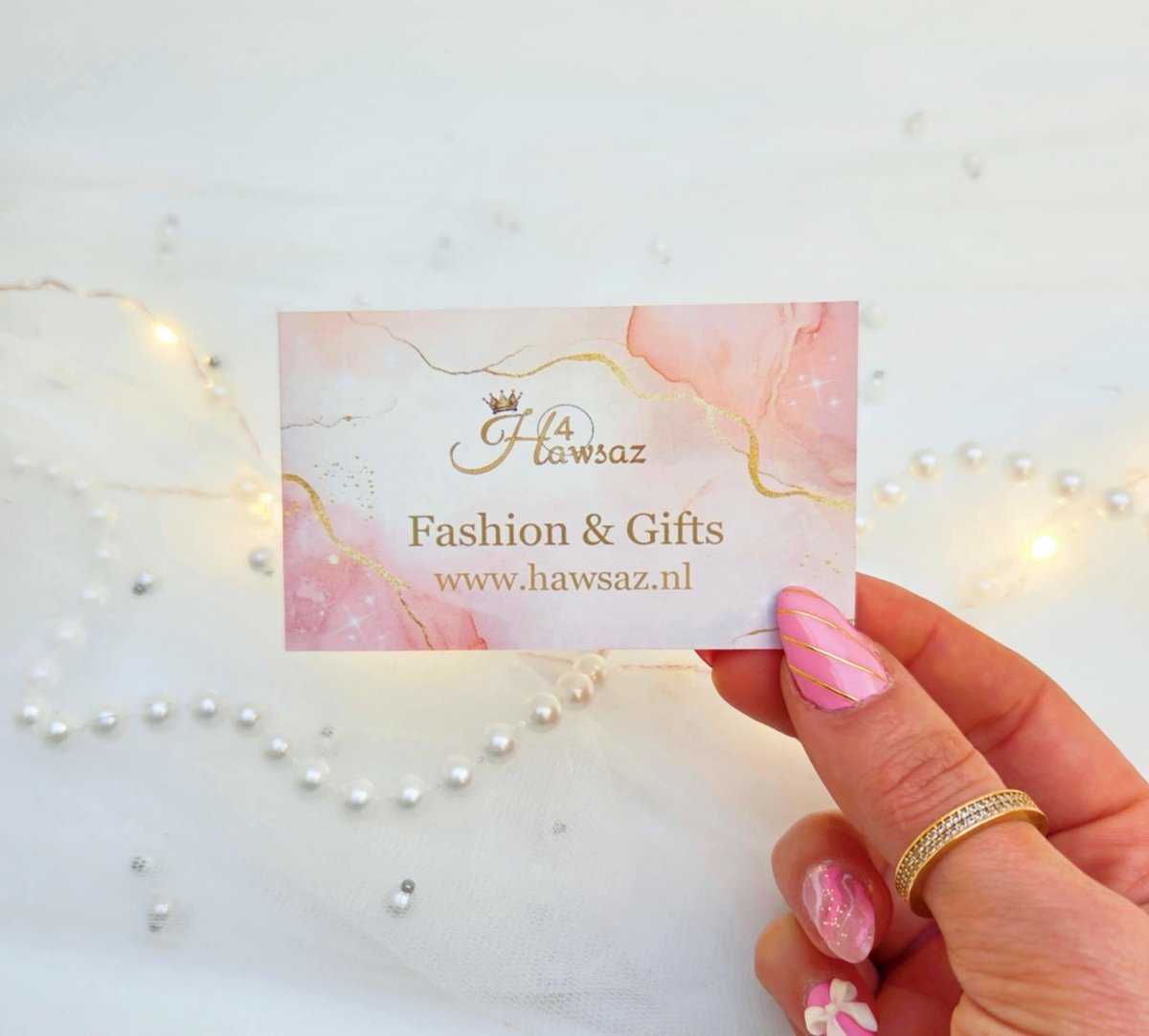 Kraamcadeau Meisje 17 stuks – Luxe Baby & Mama Cadeaumand – Compleet Geboortecadeau met Zwitsal en Verzorgingsproducten - Hawsaz.nl Cadeau - Badcape - Babygeschenkset - Babyshower - Gepersonaliseerde cadeaus - Babyverzorging – foto 2