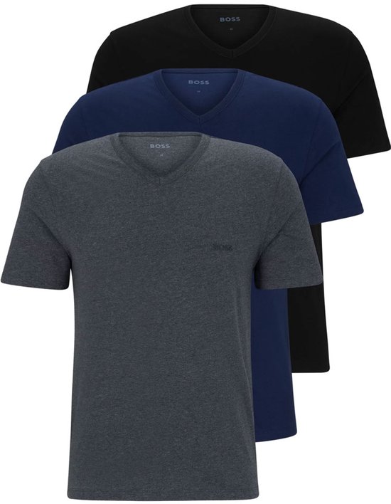 Trois T-shirts BOSS à col en V, noir, gris foncé et bleu marine.