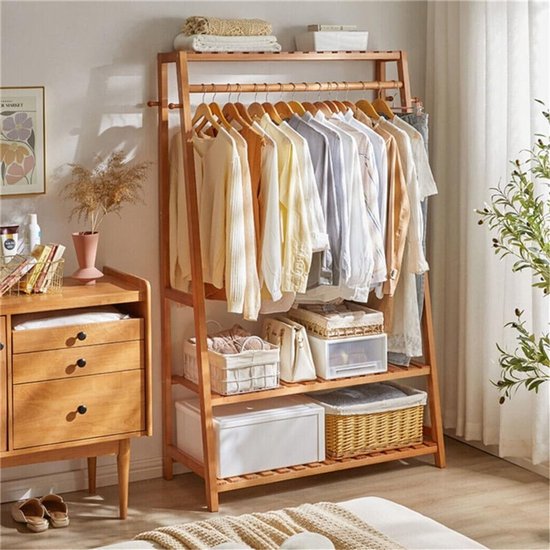 Bamboe kledingrek met bovenste plank, 3 lagere planken met opbergmanden, 10 kledinghaken en ruimte voor schoenen.