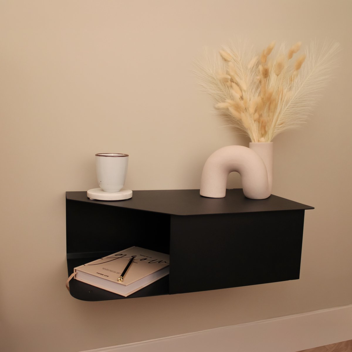 By Bresi - Nachtkastje Riva- Rechts Zwart - Minimalistisch design - Nachtkastjes - Nachtkastje modern