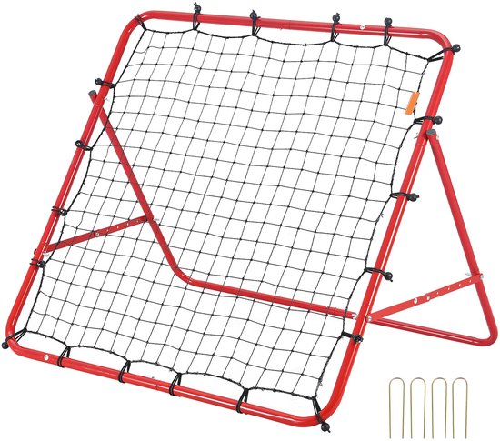 Rode voetbal rebounder met zwart net en vier grondpennen.