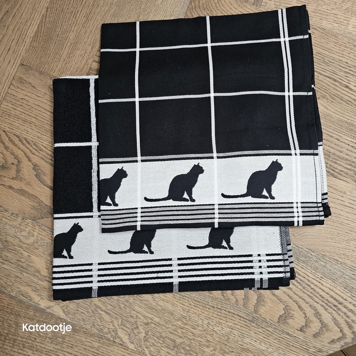 Katdootje - Theedoek - Zwarte katten