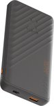 Grijze Xtorm powerbank met een geribbeld patroon en de tekst "20W 10.000".