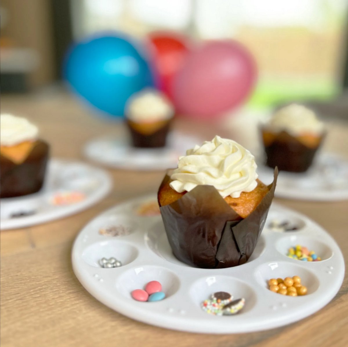 Bord cupcake versieren – bordjes 8 stuks – traktatie kinderfeestje verjaardag kind