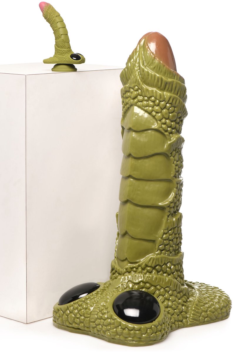 XR Brands - Reusachtig Geschubd Moerasmonster Dildo - Groen