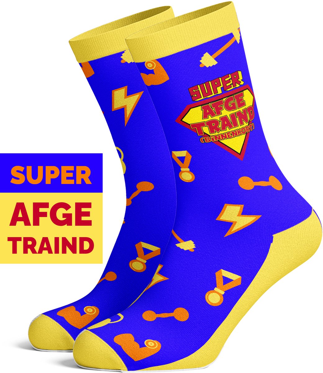 Silly Soles - Grappige Sokken SUPER AFGETRAIND - One Size Huissokken Tekst - Grappige Cadeaus Mannen Dames - Originele Happy Gekke Sport Socks - Verjaardag cadeau Vrouw, Vader, Moeder, Vriendin, Zus, Broer - Cadeautjes Volwassenen