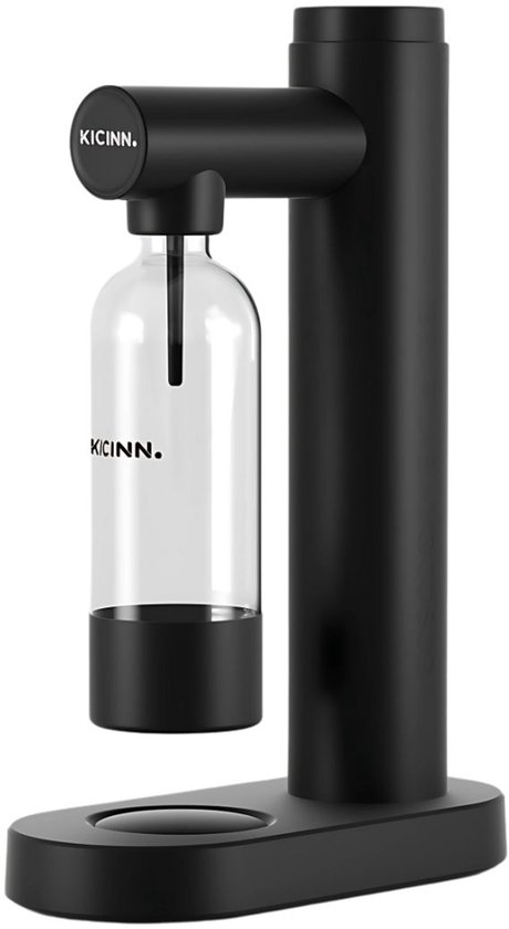 Zwarte Kicinn bruiswatertoestel met een glazen fles.
