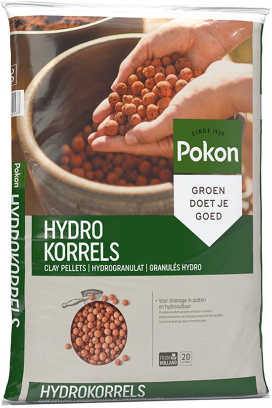 Zak Pokon Hydrokorrels, met handen vol bruine kleikorrels en een groene Pokon logo.