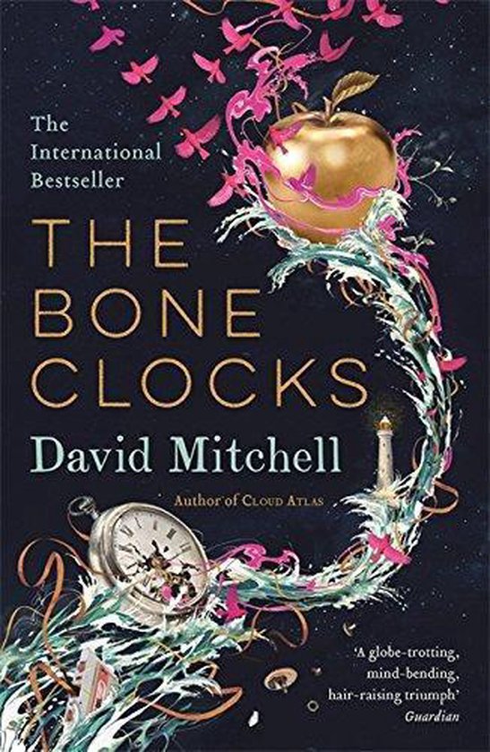 Boekcover van 'The Bone Clocks' met gouden appel, zakhorloge en roze en witte kronkelende vormen.