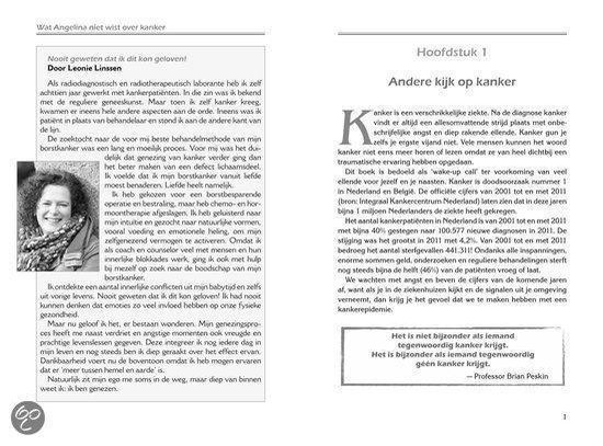 Een zwart-wit foto van Leonie Linssen met krullend haar en een sjaal om haar nek.