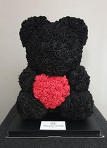 Love teddy beer van zwarte rozen met rood hart 40cm in geschenkdoos. Moederdag / cadeau / geschenkdoos / liefde / beer / rozen