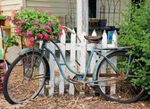 Tuinposter - 130x95 cm - fiets tegen wit houten hek - tuin decoratie - tuinposters buiten - tuinschilderij