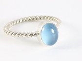 Fijne zilveren ring met blauwe chalcedoon - maat 19