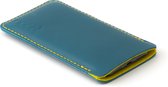 JACCET leren iPhone 15 Pro Max hoesje - Turquoise volnerf leer met geel wolvilt - Handmade in Nederland