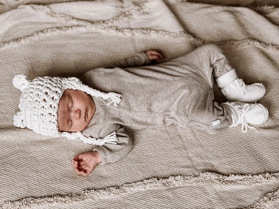 Haaksels&Kralen - Berenmutsje newborn - Kleur Ivory - kraamkado - zwangerschap - baby geschenkset - babyshower – zwanger
