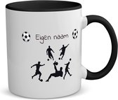 Akyol - voetbal mok met eigen naam - koffiemok - theemok - zwart - Voetbal - liefhebber - cadeau - verjaardag - geschenk - gepersonaliseerde mok - jongens en meisjes - 350 ML inhoud