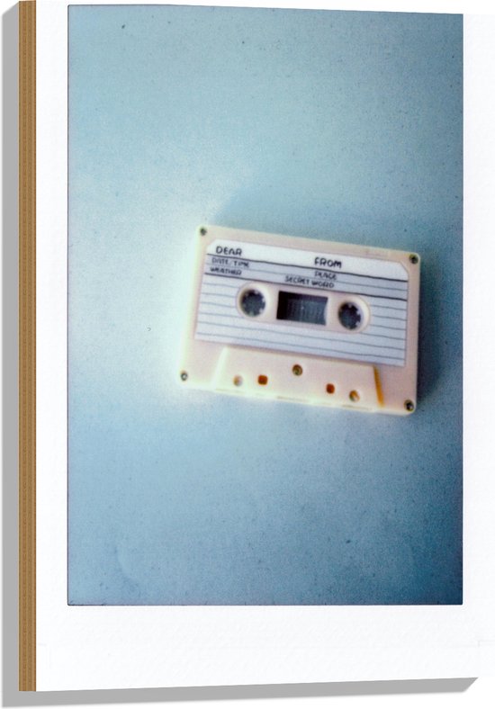 Hout - Foto met Wit kader van Wit Cassettebandje - 50x75 cm - 9 mm dik - Foto op Hout (Met Ophangsysteem)