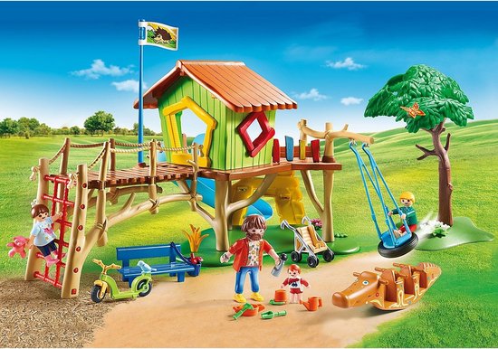Playmobil speeltoestel met klimmuur, glijbaan, schommel, scooter, bankje, en oranje krokodillenwip.