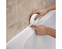 Afdichtstrip voor Badkamer en Keuken - Zelfklevende PVC - Waterdichte Sealing - Strip Tape - Douche - Bad en Wastafel - 3.2m - waterdicht