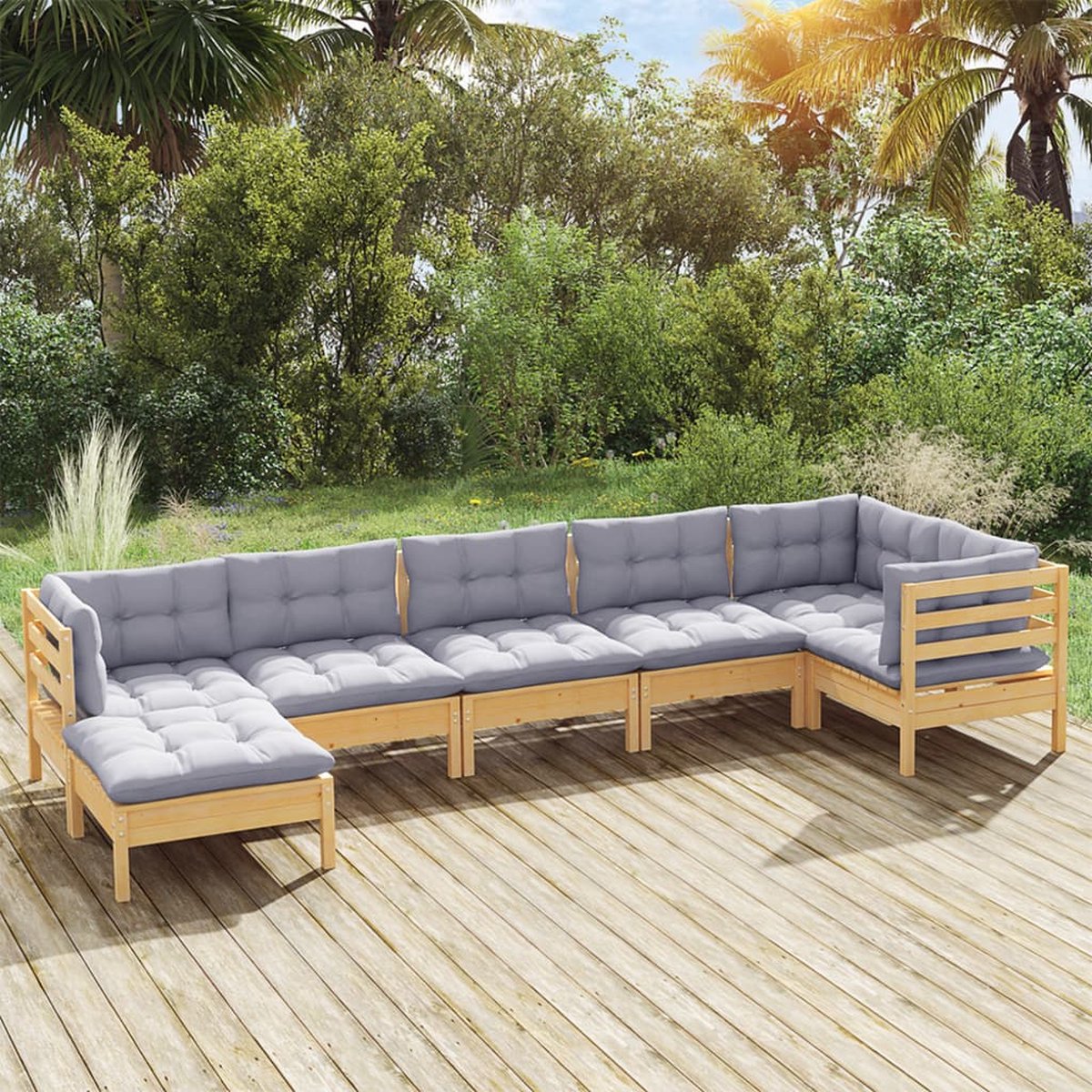 Tuinset loungeset van massief grenenhout met grijze kussens.